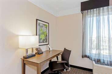 هتل La Quinta Inn & Suites By Wyndham Panama City