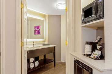 هتل La Quinta Inn & Suites By Wyndham Panama City