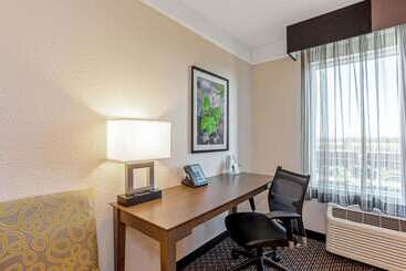 هتل La Quinta Inn & Suites By Wyndham Panama City