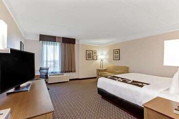 هتل La Quinta Inn & Suites By Wyndham Panama City