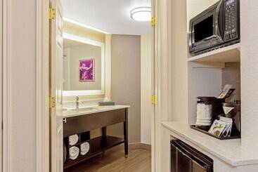 هتل La Quinta Inn & Suites By Wyndham Panama City