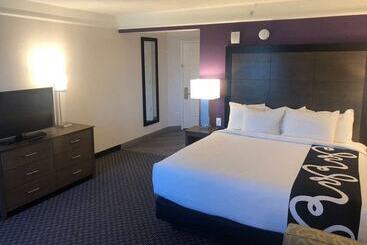 هتل La Quinta Inn & Suites By Wyndham Panama City