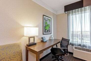 هتل La Quinta Inn & Suites By Wyndham Panama City