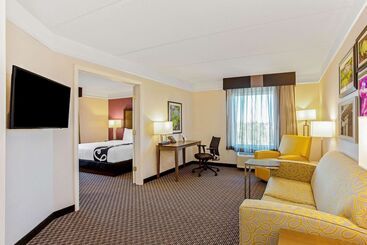 هتل La Quinta Inn & Suites By Wyndham Panama City