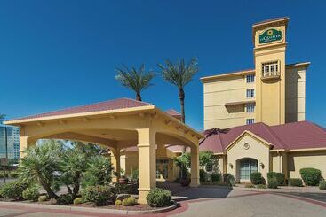 هتل La Quinta By Wyndham Phoenix Mesa West