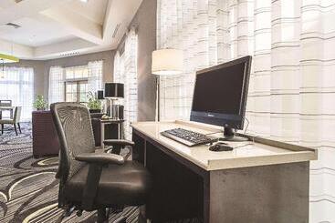 هتل La Quinta By Wyndham Phoenix Mesa West
