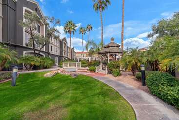 هتل La Quinta By Wyndham Phoenix Scottsdale