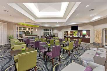 هتل La Quinta By Wyndham Phoenix Scottsdale