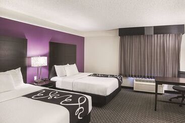 هتل La Quinta By Wyndham Phoenix Scottsdale