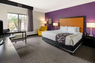 هتل La Quinta By Wyndham Phoenix Scottsdale