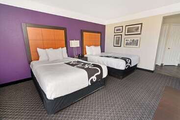 هتل La Quinta By Wyndham Phoenix Scottsdale