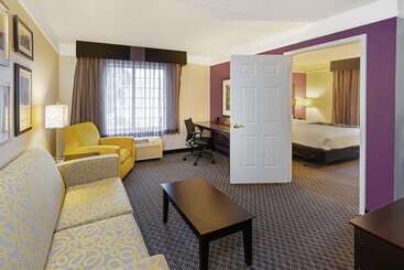 هتل La Quinta By Wyndham Phoenix Scottsdale