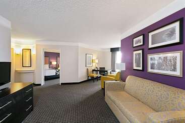 هتل La Quinta By Wyndham Phoenix Scottsdale