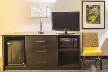 هتل La Quinta By Wyndham Phoenix Scottsdale