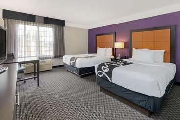 هتل La Quinta By Wyndham Phoenix Scottsdale