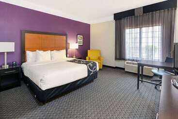 هتل La Quinta By Wyndham Phoenix Scottsdale
