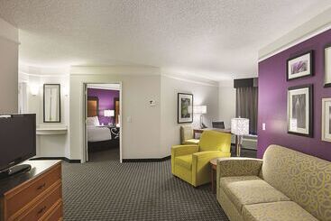 هتل La Quinta By Wyndham Phoenix Scottsdale