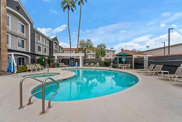 هتل La Quinta By Wyndham Phoenix Scottsdale