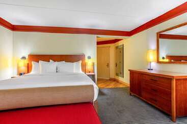 هتل La Quinta By Wyndham Raleigh Crabtree