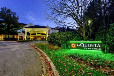 هتل La Quinta By Wyndham Raleigh Crabtree