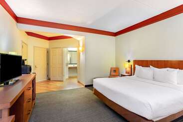 هتل La Quinta By Wyndham Raleigh Crabtree