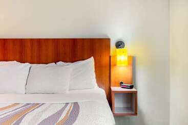 هتل La Quinta By Wyndham Raleigh/durham Southpoint
