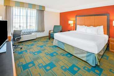 هتل La Quinta By Wyndham Sherman