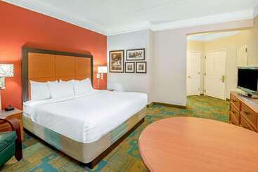 هتل La Quinta By Wyndham Sherman
