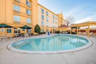 هتل La Quinta By Wyndham Sherman