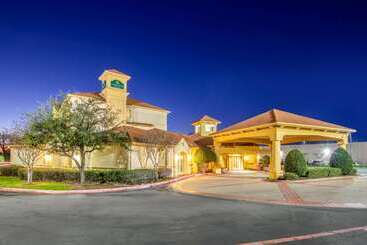 هتل La Quinta By Wyndham Sherman