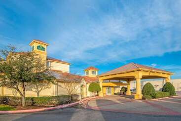 هتل La Quinta By Wyndham Sherman