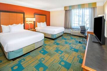 هتل La Quinta By Wyndham Sherman