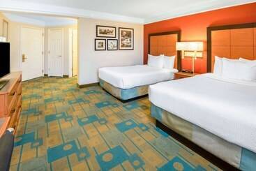 هتل La Quinta By Wyndham Sherman