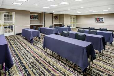 هتل La Quinta By Wyndham Tucson Airport