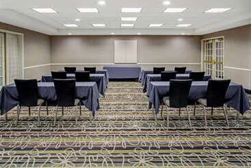 هتل La Quinta By Wyndham Tucson Airport