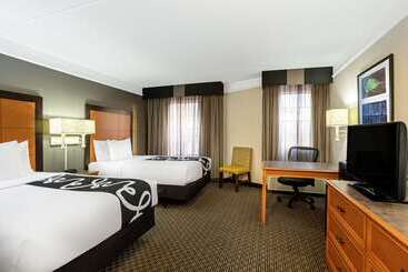 هتل La Quinta By Wyndham Tucson Airport
