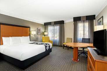 هتل La Quinta By Wyndham Tucson Airport