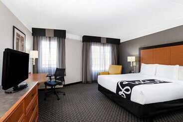 هتل La Quinta By Wyndham Tucson Airport