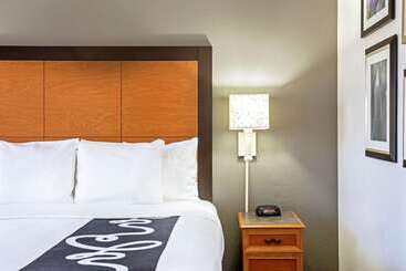 هتل La Quinta By Wyndham Tucson Airport