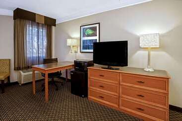 هتل La Quinta By Wyndham Tucson Airport