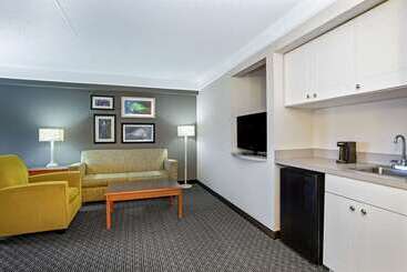 هتل La Quinta By Wyndham Tucson Airport