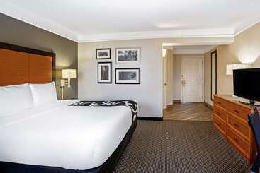 هتل La Quinta By Wyndham Tucson Airport