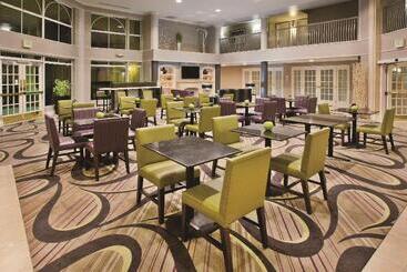 هتل La Quinta By Wyndham Tucson Airport