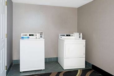 هتل La Quinta By Wyndham Tucson Airport