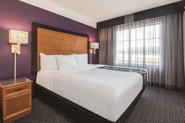 هتل La Quinta Inn & Suites By Wyndham University Area Chapel Hill
