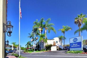 هتل Lamplighter Inn & Suites At Sdsu
