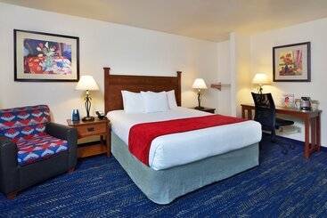 هتل Lamplighter Inn & Suites At Sdsu