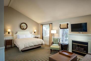 هتل Lighthouse Lodge & Cottages