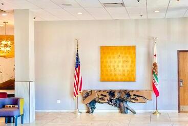 Lincoln Hotel Monterey Park Los Angeles