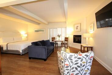 هتل Lobos Lodge